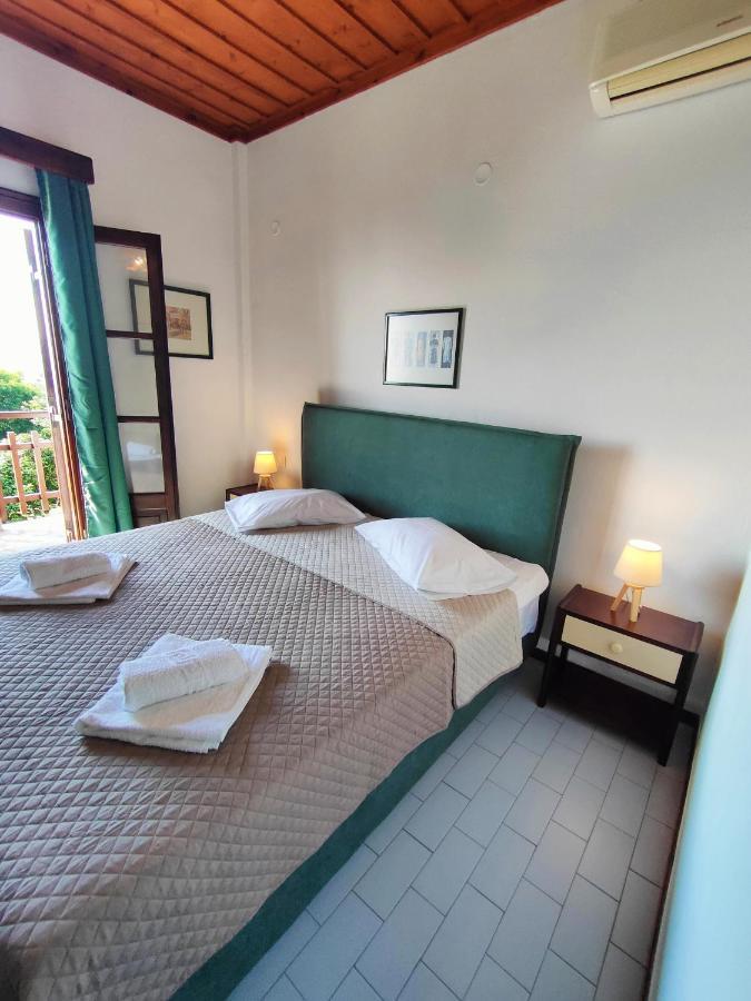 Hotel Vrionis Áyios Dhimítrios Екстериор снимка