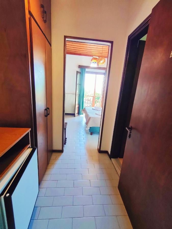 Hotel Vrionis Áyios Dhimítrios Екстериор снимка