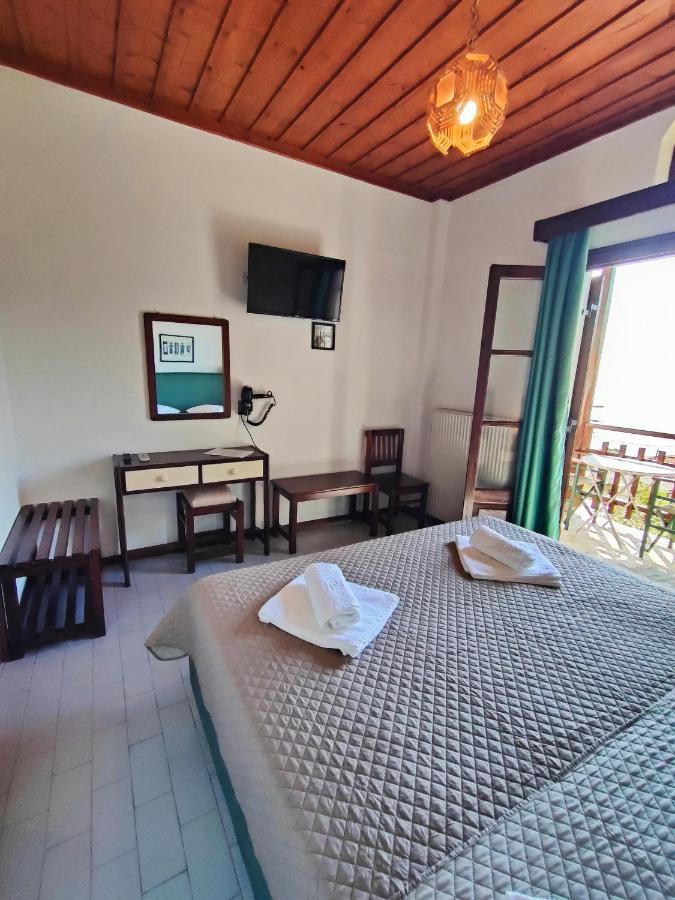 Hotel Vrionis Áyios Dhimítrios Екстериор снимка