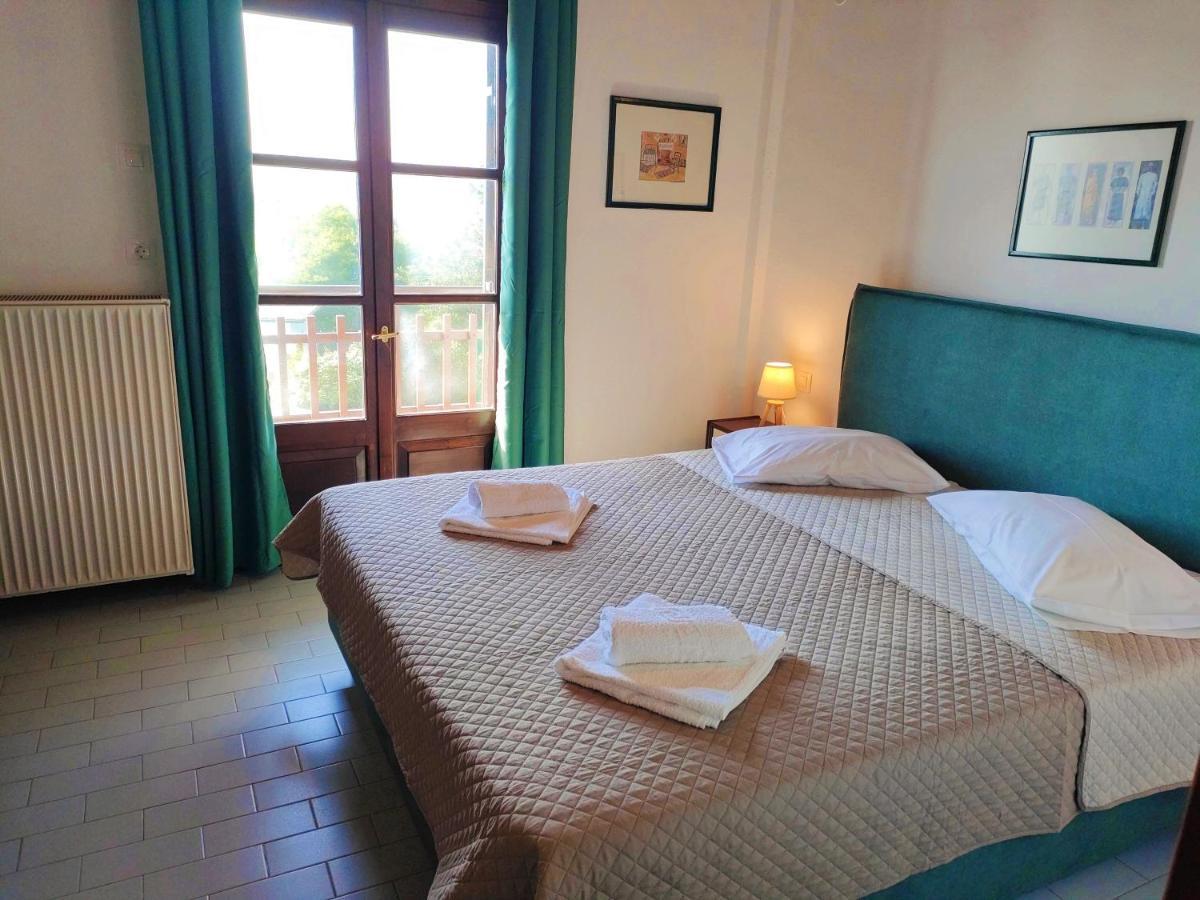 Hotel Vrionis Áyios Dhimítrios Екстериор снимка
