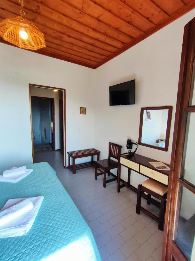Hotel Vrionis Áyios Dhimítrios Екстериор снимка