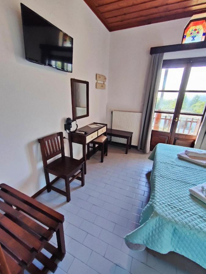 Hotel Vrionis Áyios Dhimítrios Екстериор снимка