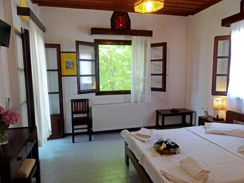 Hotel Vrionis Áyios Dhimítrios Стая снимка