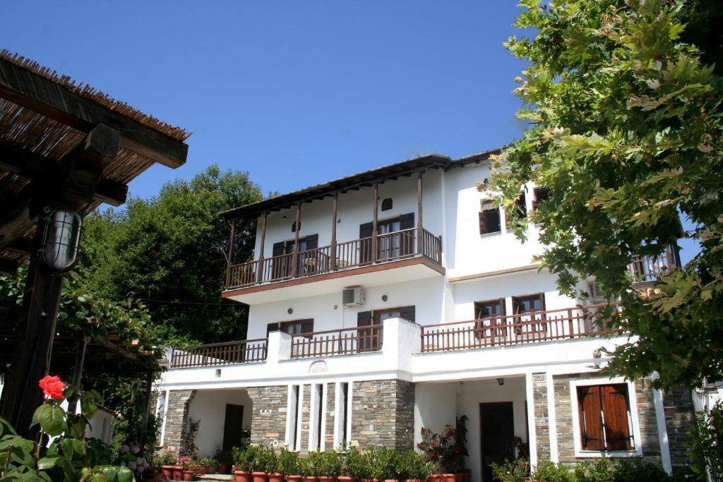 Hotel Vrionis Áyios Dhimítrios Екстериор снимка