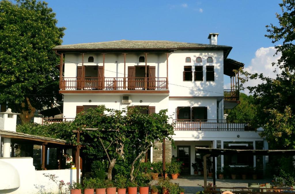Hotel Vrionis Áyios Dhimítrios Екстериор снимка