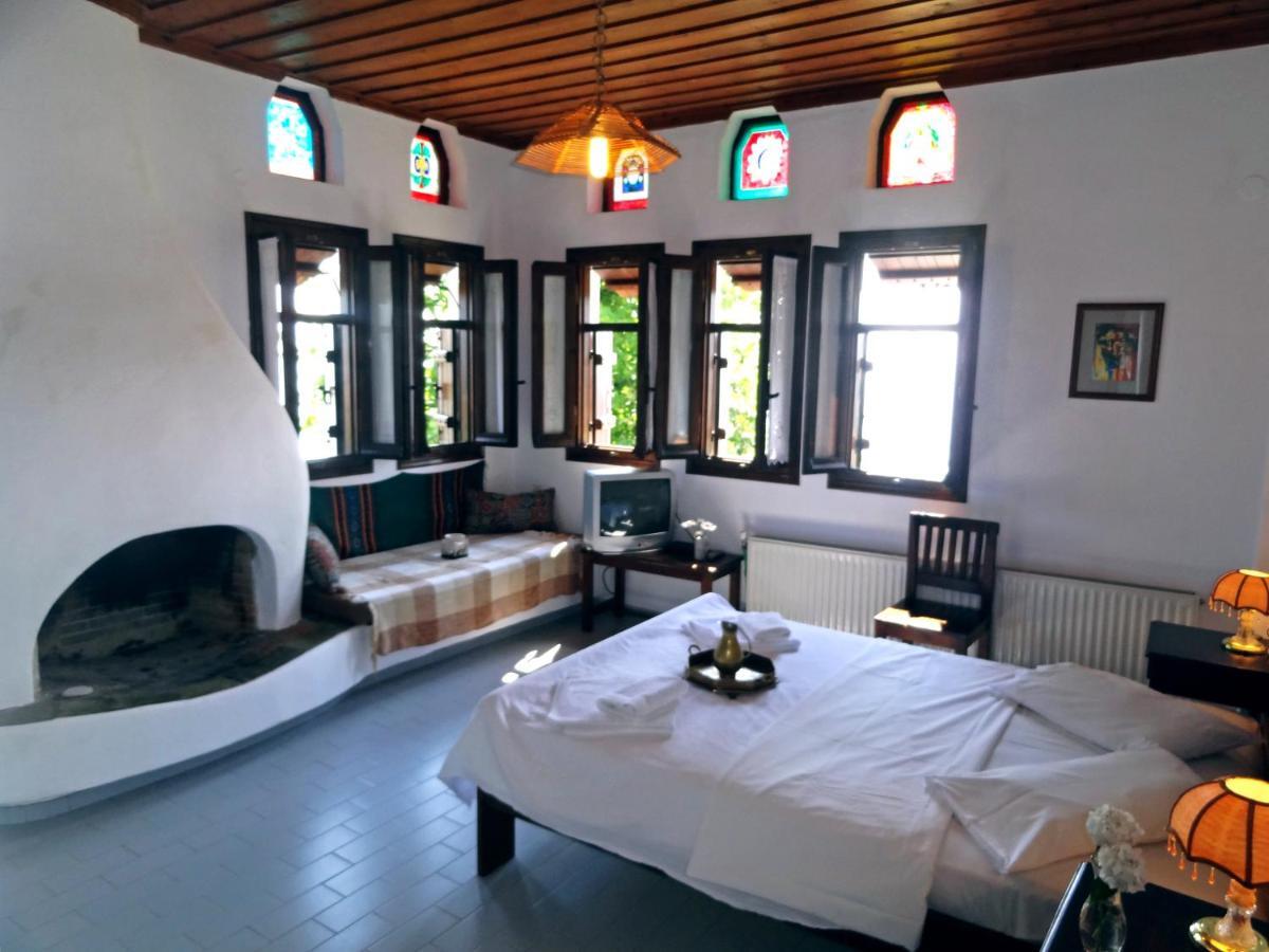 Hotel Vrionis Áyios Dhimítrios Екстериор снимка